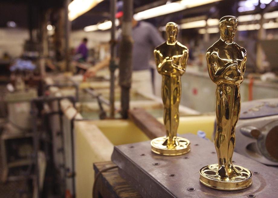 making of oscars trophy in plant